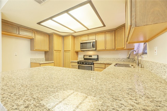 Detail Gallery Image 14 of 35 For 17394 Laredo Vista, Palmdale,  CA 93591 - 3 Beds | 2 Baths