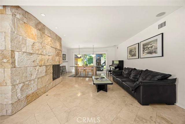 250 Hillgreen Place, Arcadia CA: https://media.crmls.org/medias/c1683080-c81d-447d-8027-7a1c67592d3e.jpg