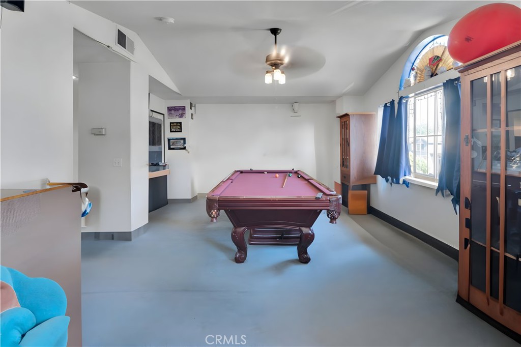 https://media.crmls.org/medias/c1684760-314a-4123-a9cb-30c55ef906bf.jpg?preset=X-Large