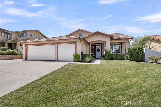 Detail Gallery Image 1 of 36 For 3338 Camden Ln, Corona,  CA 92882 - 4 Beds | 2 Baths