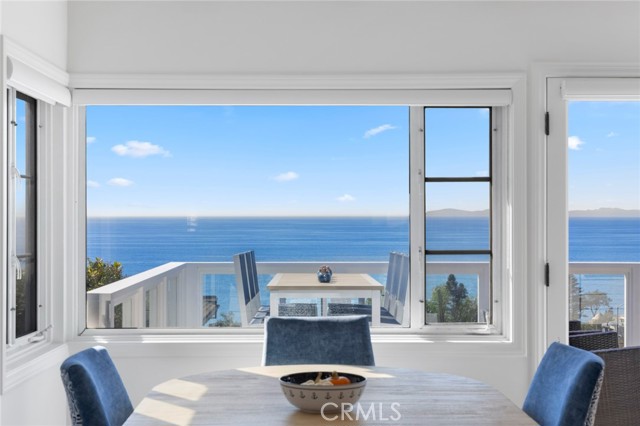 2915 Rounsevel, Laguna Beach CA: https://media.crmls.org/medias/c168a579-3767-45fb-b081-181308ca5419.jpg