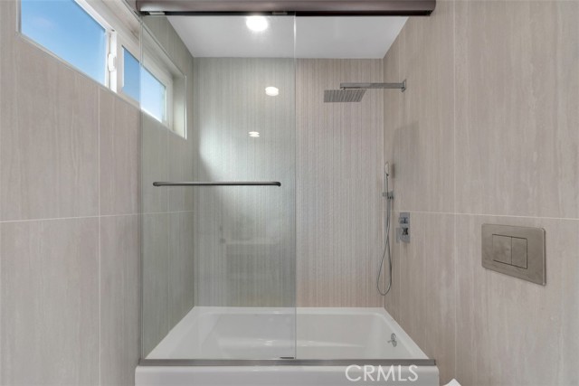 Detail Gallery Image 21 of 32 For 8167 Dartmoor Drive, Huntington Beach,  CA 92646 - 4 Beds | 2/1 Baths