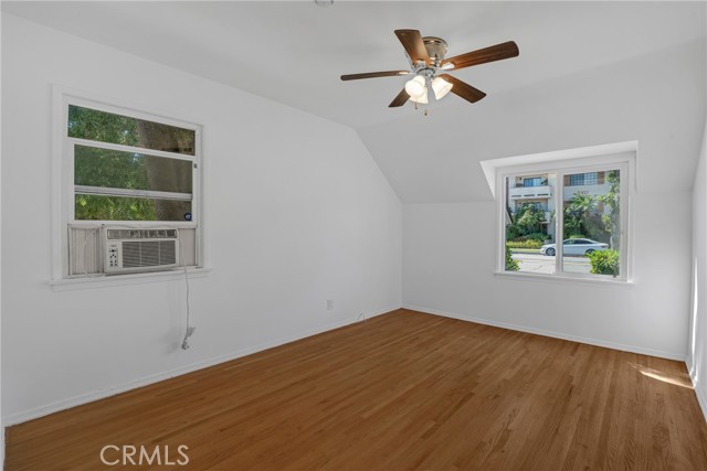 5424 Kester Avenue photo 11
