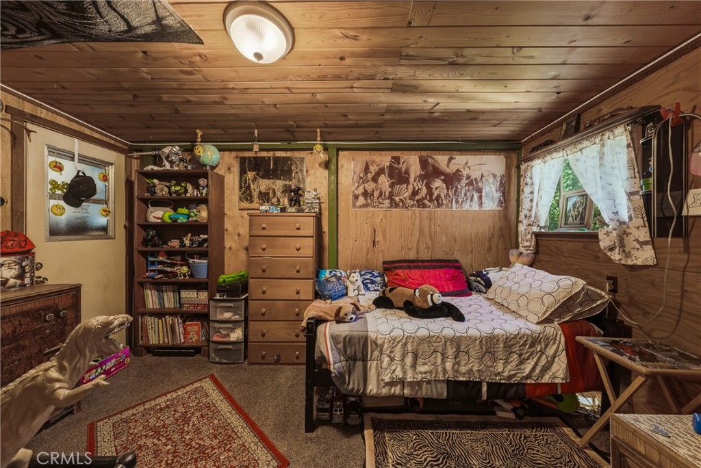 https://media.crmls.org/medias/c169f448-e86b-4482-ae7f-44a12a1258f2.jpg?preset=X-Large