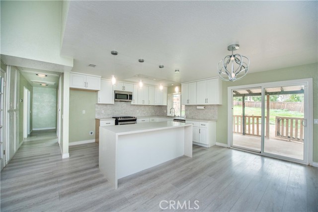 Detail Gallery Image 2 of 43 For 17631 Cottrell, Lake Elsinore,  CA 92530 - 3 Beds | 2 Baths