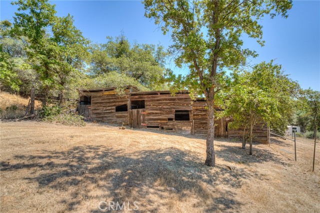 6060 Miners Ranch Road, Oroville CA: https://media.crmls.org/medias/c16aef67-7a8a-46b1-9b49-b6b9b3716f8b.jpg
