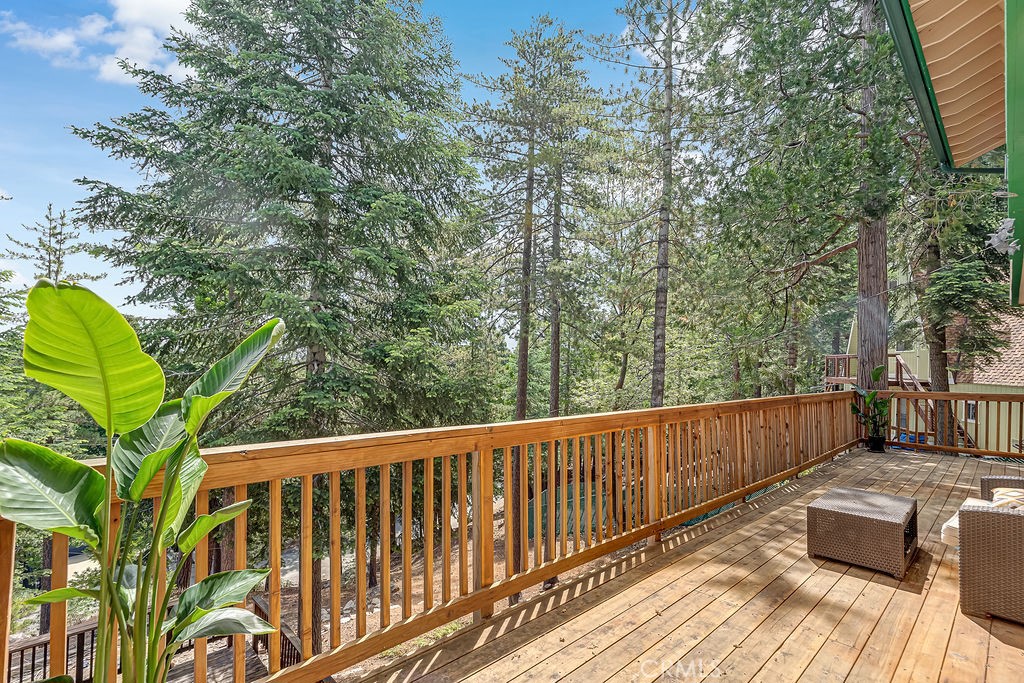 https://media.crmls.org/medias/c16b0fdf-bdff-4323-8687-81d3e805483e.jpg?preset=X-Large