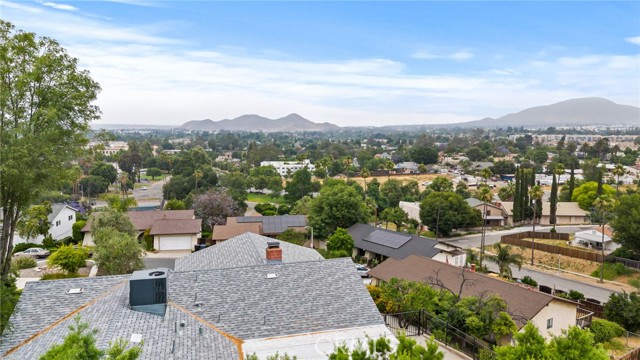 Detail Gallery Image 10 of 61 For 3936 Park View, Riverside,  CA 92501 - 3 Beds | 2 Baths