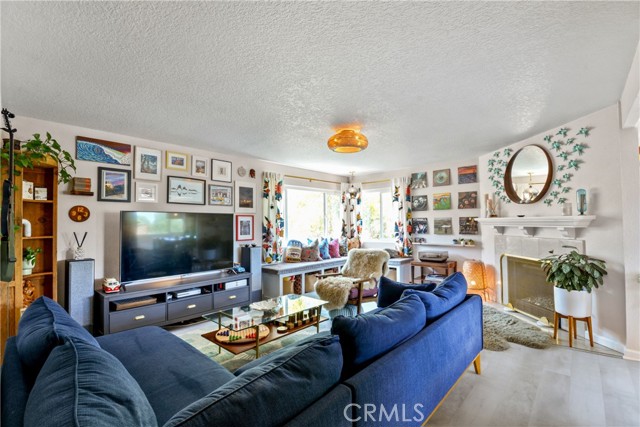 24450 Ward Street, Torrance CA: https://media.crmls.org/medias/c16b74c6-f903-4396-ab9d-7711c3d36e3e.jpg
