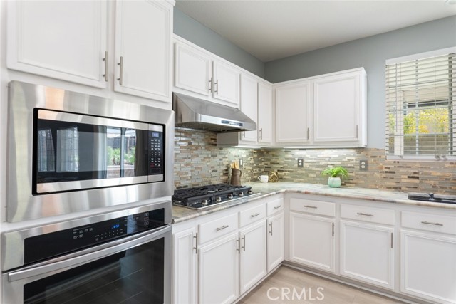 Detail Gallery Image 17 of 59 For 41041 Crimson Pillar Lane, Lake Elsinore,  CA 92532 - 4 Beds | 2/1 Baths