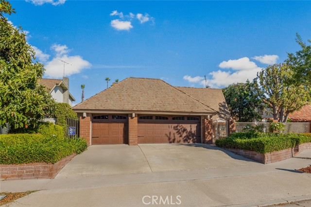 15232 Lille Circle, Irvine CA: https://media.crmls.org/medias/c16c40fa-02a8-49e2-b175-1e37bf2e749a.jpg
