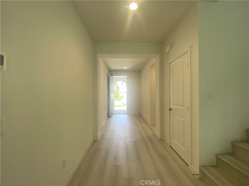 https://media.crmls.org/medias/c16cb09f-d0de-4462-9a01-369bc2b86ac7.jpg?preset=X-Large