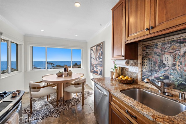 Detail Gallery Image 10 of 40 For 21692 Ocean Vista Dr #C,  Laguna Beach,  CA 92651 - 2 Beds | 1 Baths