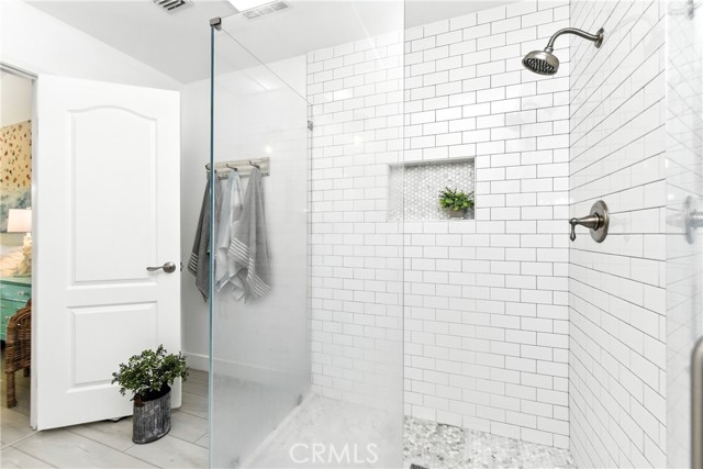 32117 Beachlake Lane, Westlake Village CA: https://media.crmls.org/medias/c16d117c-2a8e-4ec5-beda-3993b3e76c16.jpg
