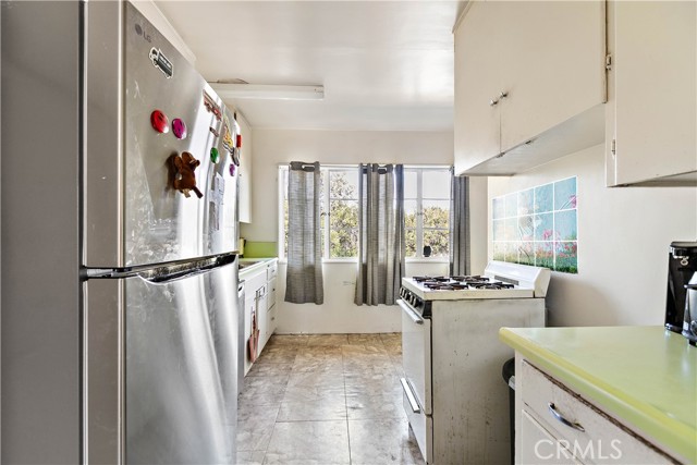 Detail Gallery Image 8 of 15 For 5389 1/2 Village, Los Angeles,  CA 90016 - 2 Beds | 1 Baths