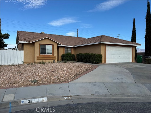 Detail Gallery Image 2 of 19 For 38602 Cortina Way, Palmdale,  CA 93550 - 4 Beds | 2 Baths