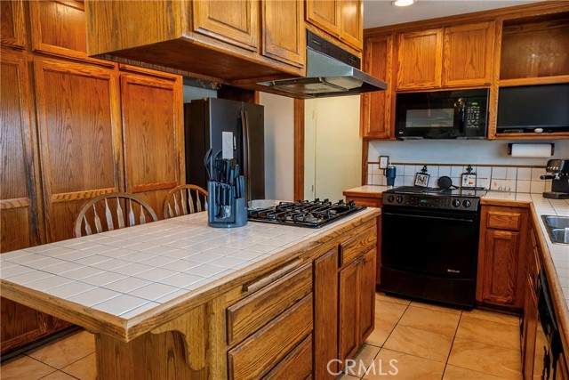 Detail Gallery Image 4 of 24 For 1208 Glines Ave, Santa Maria,  CA 93455 - 5 Beds | 2 Baths