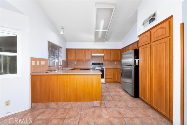 Detail Gallery Image 9 of 14 For 26341 Columbus Dr., Menifee,  CA 92586 - 2 Beds | 2 Baths