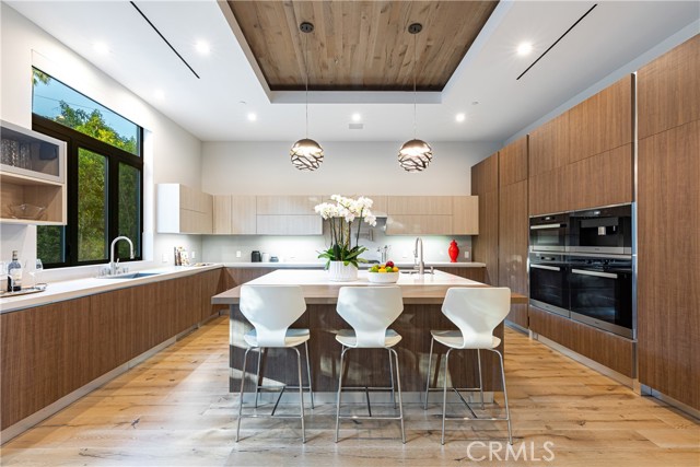 Detail Gallery Image 19 of 49 For 4175 Greenbush Ave, Sherman Oaks,  CA 91423 - 5 Beds | 6 Baths