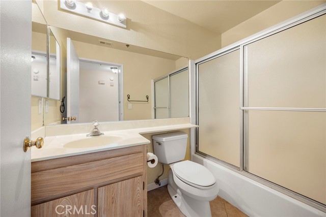 Detail Gallery Image 14 of 30 For 409 Utica #D36,  Huntington Beach,  CA 92648 - 2 Beds | 2 Baths