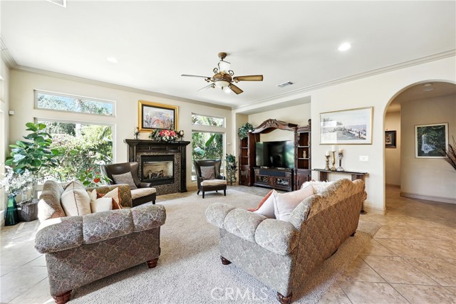 Detail Gallery Image 17 of 60 For 13204 Michaelangelo Dr, Bakersfield,  CA 93314 - 5 Beds | 3 Baths