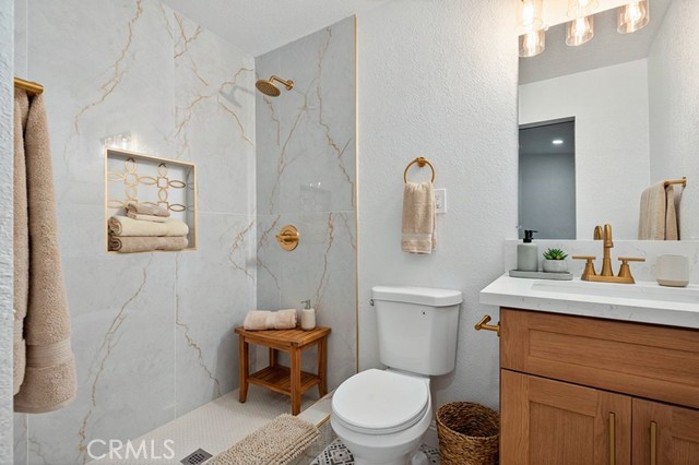 Detail Gallery Image 7 of 26 For 4392 Elm, Long Beach,  CA 90807 - 4 Beds | 2 Baths