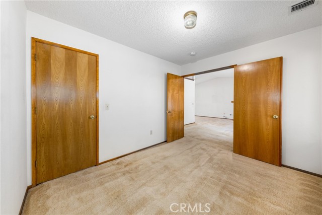 21930 Mohican Avenue, Apple Valley CA: https://media.crmls.org/medias/c16ff456-8599-470b-9370-2441e2a53e96.jpg