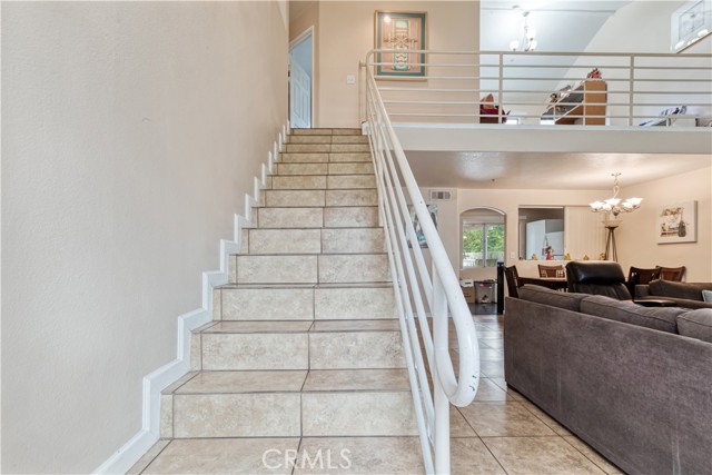 Detail Gallery Image 4 of 48 For 11965 Terra Bella St #17,  Sylmar,  CA 91342 - 3 Beds | 3 Baths