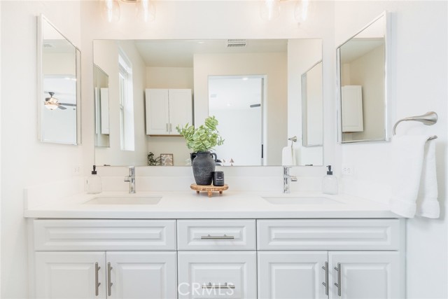 Detail Gallery Image 21 of 52 For 1609 Fig Tree Way, Oceanside,  CA 92056 - 3 Beds | 2/1 Baths