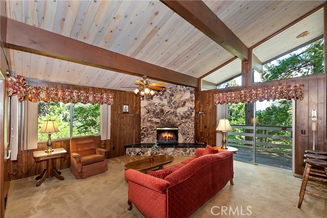 Detail Gallery Image 8 of 45 For 965 Lausanne Dr, Crestline,  CA 92325 - 4 Beds | 2/1 Baths