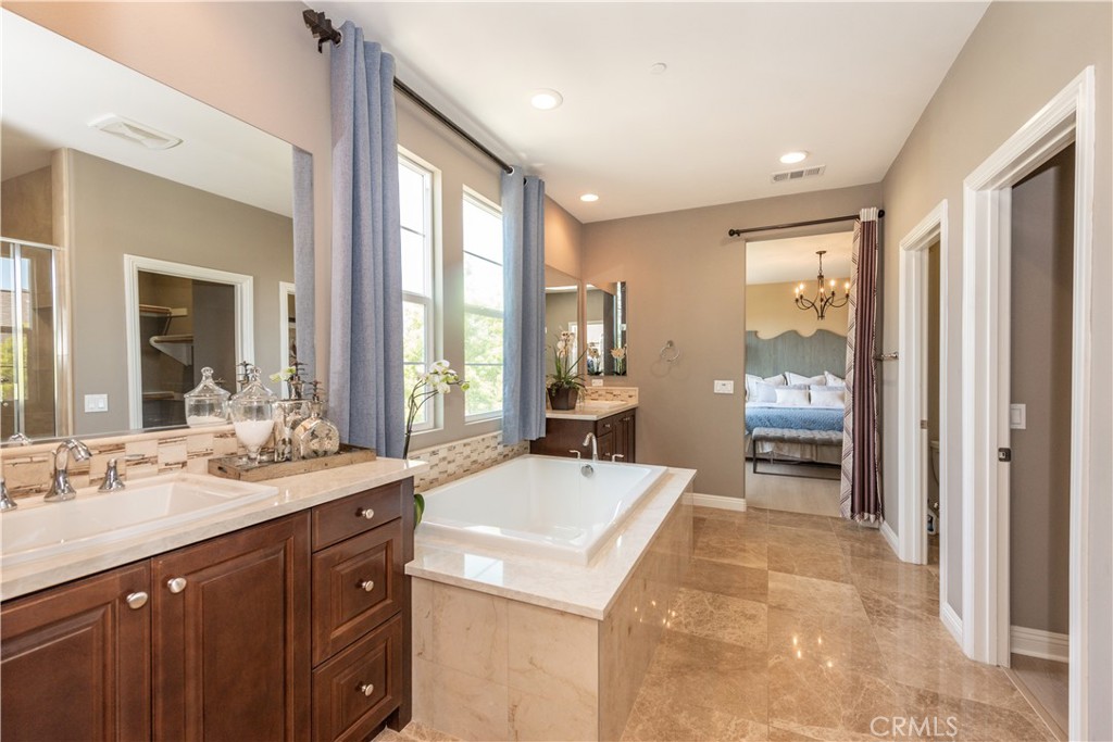 MLS #OC25262857 image #27