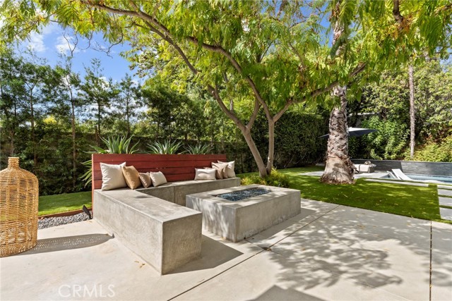 Detail Gallery Image 30 of 44 For 4410 Canoga Dr, Woodland Hills,  CA 91364 - 4 Beds | 3 Baths