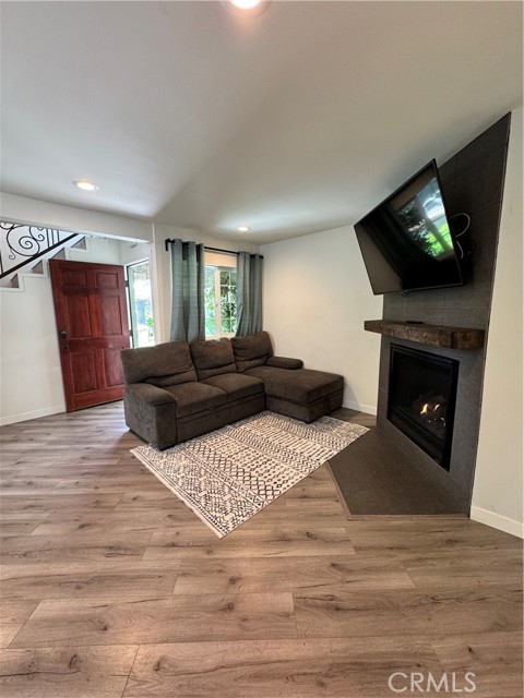 Detail Gallery Image 10 of 34 For 1938 W Culver Ave #5,  Orange,  CA 92868 - 3 Beds | 2/1 Baths