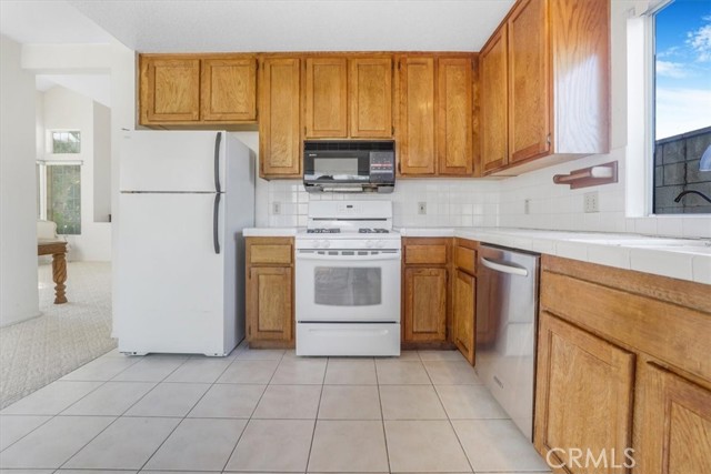 Detail Gallery Image 18 of 41 For 1337 Memphis Ct, Pomona,  CA 91768 - 4 Beds | 2/1 Baths