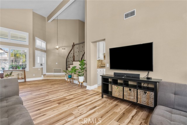 Detail Gallery Image 11 of 54 For 27360 Chesterfield Dr, Valencia,  CA 91354 - 4 Beds | 3 Baths