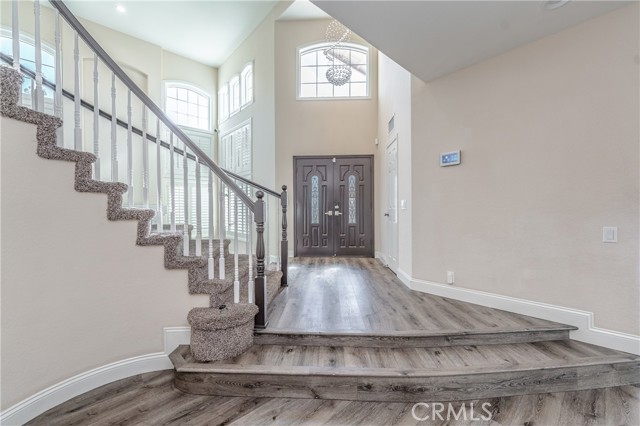 Detail Gallery Image 5 of 29 For 429 Somerset Cir, Corona,  CA 92879 - 4 Beds | 3 Baths
