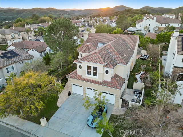 Image 2 of 63 For 907 Deerhill Road