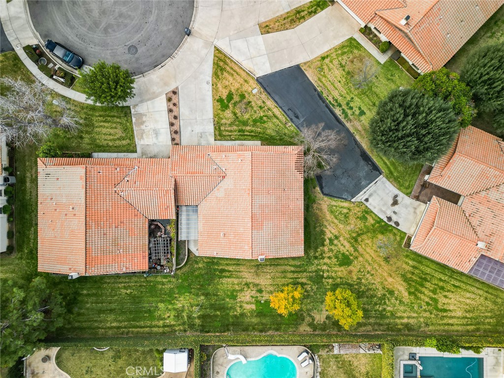 https://media.crmls.org/medias/c1733790-75ea-45b4-9d75-add5fcb40889.jpg?preset=X-Large