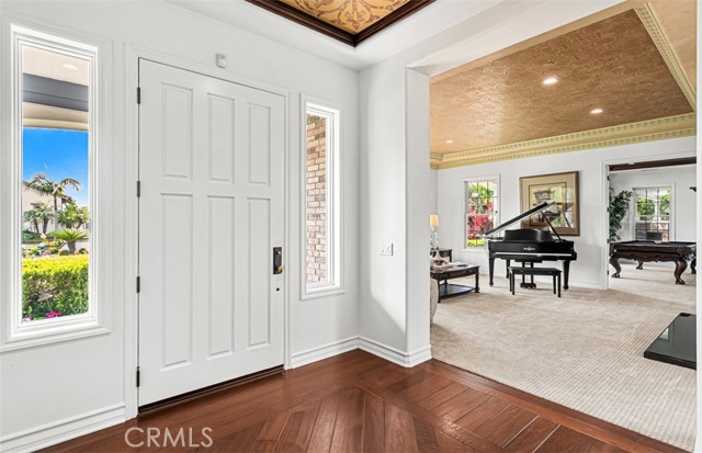 Detail Gallery Image 9 of 75 For 26012 Horseshoe Cr, Laguna Hills,  CA 92653 - 5 Beds | 5/1 Baths