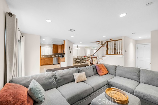 939 Via Camino, Wilmington CA: https://media.crmls.org/medias/c173c858-0f6f-43b6-907f-c0cace7333a5.jpg