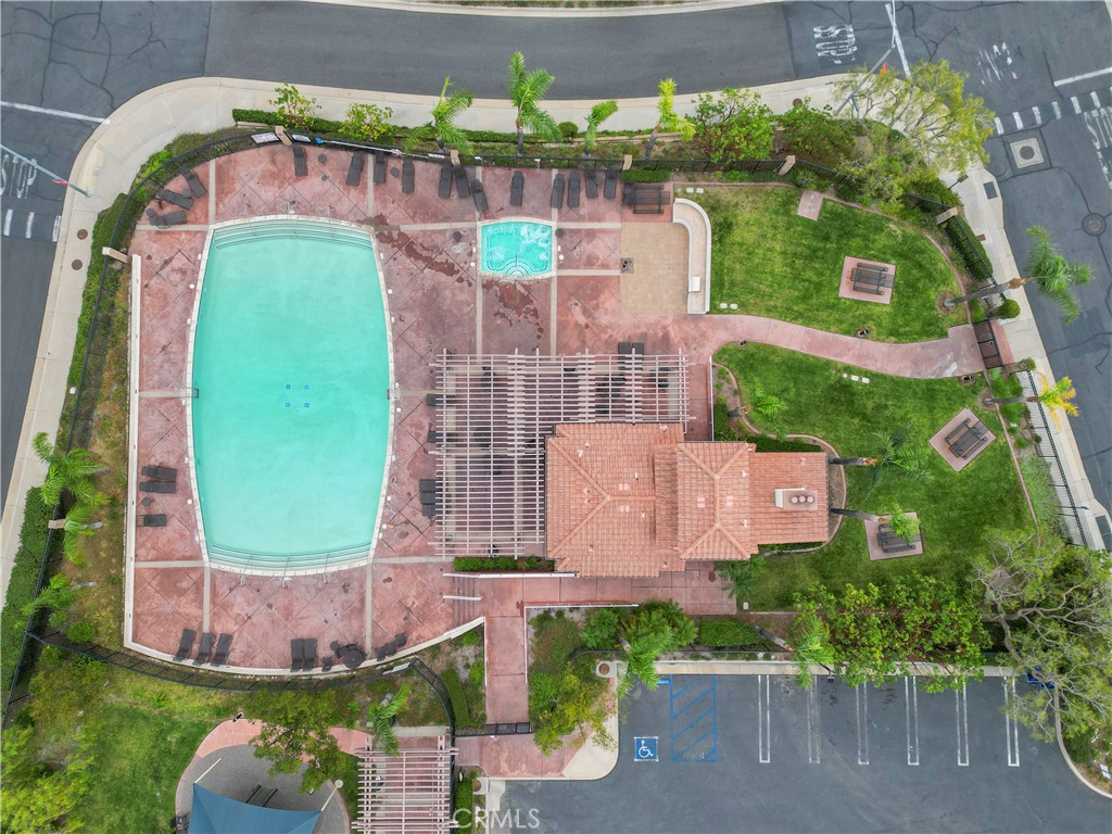 https://media.crmls.org/medias/c1753df3-e1cc-44d5-8c4b-2833f42f3000.jpg?preset=X-Large