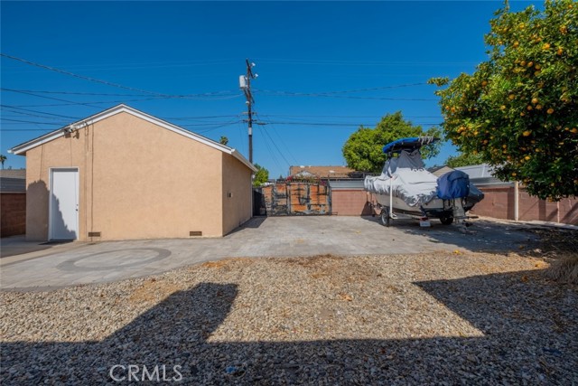 Detail Gallery Image 6 of 18 For 7857 Whitsett Ave, North Hollywood,  CA 91605 - 4 Beds | 3 Baths