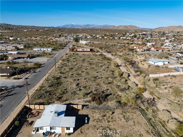 Detail Gallery Image 4 of 23 For 61954 Plaza Rd, Joshua Tree,  CA 92252 - – Beds | – Baths