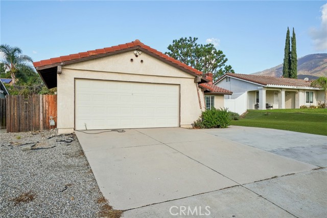 Detail Gallery Image 2 of 23 For 6250 Robin Ln, San Bernardino,  CA 92407 - 4 Beds | 2 Baths