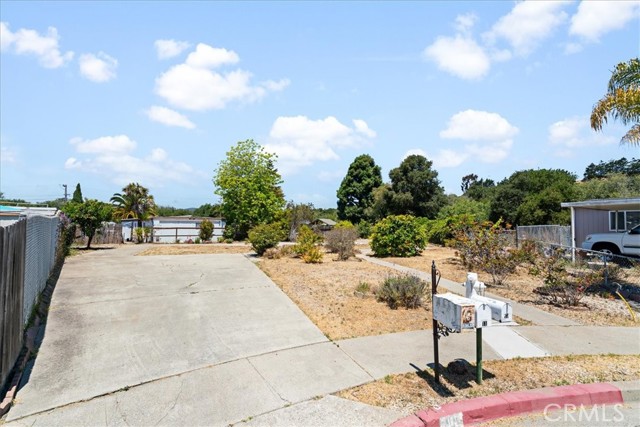 10 Mono Court, Grover Beach CA: https://media.crmls.org/medias/c1769ac2-cf6a-4dd4-8cd1-a0fe77224cb3.jpg