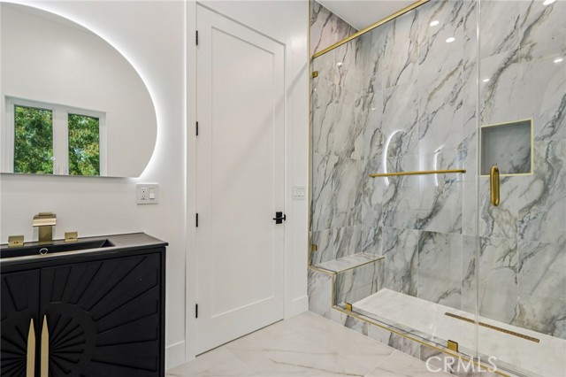 Detail Gallery Image 41 of 75 For 10511 Mary Bell Ave, Shadow Hills,  CA 91040 - 5 Beds | 5/1 Baths