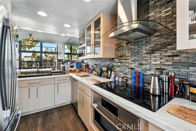 7322 Marina Pacifica N Drive, Long Beach CA: https://media.crmls.org/medias/c1786c64-2ae2-4f15-88b8-1e4d3cc7897f.jpg