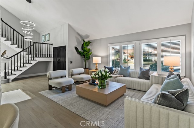 Detail Gallery Image 5 of 37 For 9882 Kings Canyon, Huntington Beach,  CA 92646 - 4 Beds | 2/1 Baths