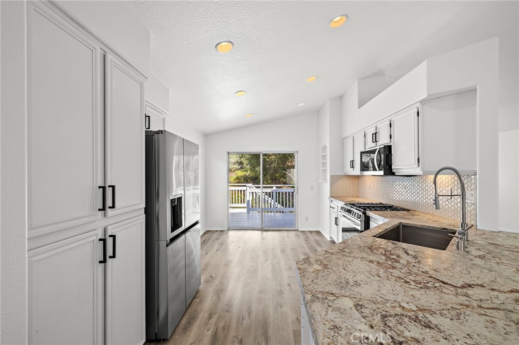 MLS #OC25229351 image #16