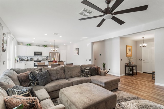 Detail Gallery Image 6 of 36 For 20793 Spring Mountain Rd, Riverside,  CA 92507 - 4 Beds | 2 Baths